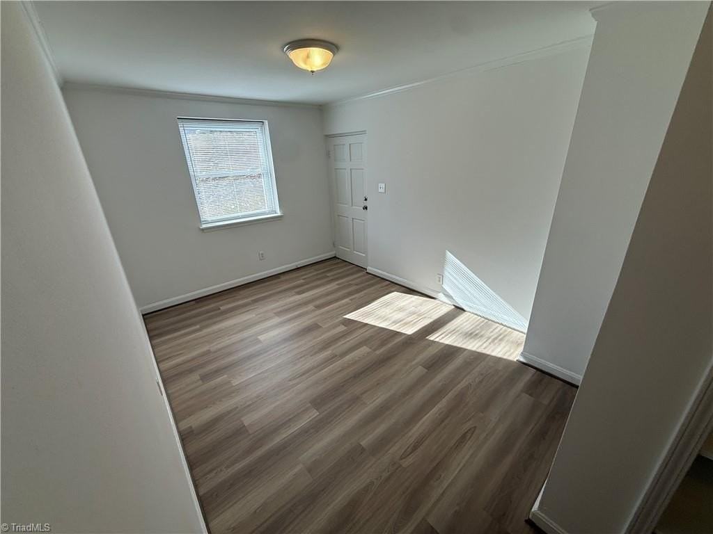 847 W 6th St #A - Photo 7 of 10