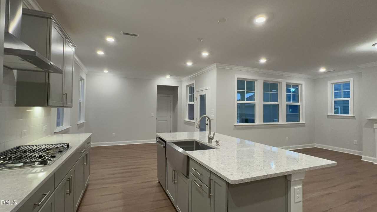 113 Corapeake Way - Photo 2 of 20