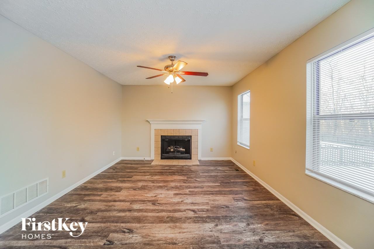 2722 Hardwood Ave - Photo 2 of 15