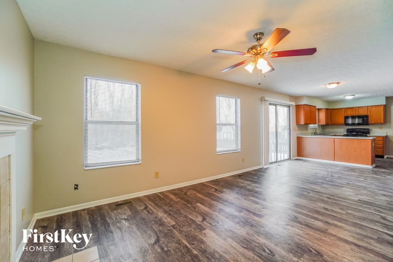 2722 Hardwood Ave - Photo 3 of 15