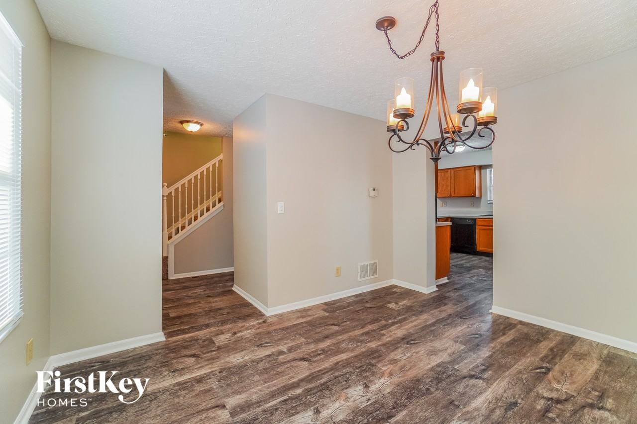 2722 Hardwood Ave - Photo 4 of 15