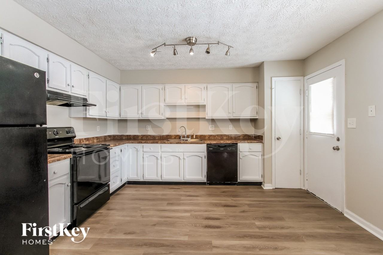 241 Summit Ridge Dr - Photo 6 of 15