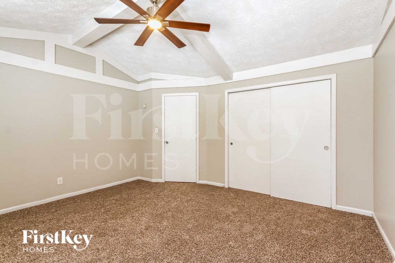 241 Summit Ridge Dr - Photo 7 of 15