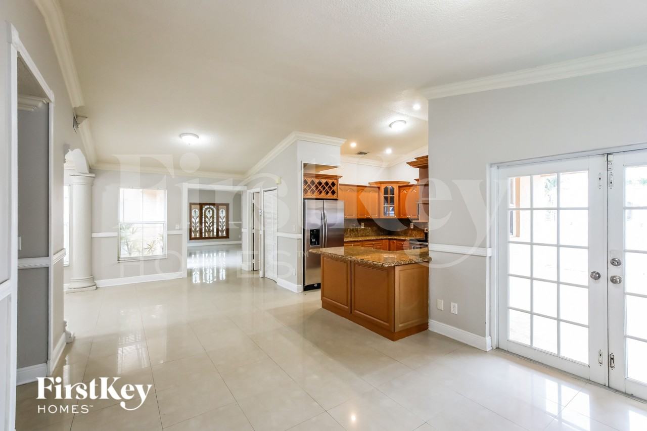 17023 Swplace - Photo 5 of 19