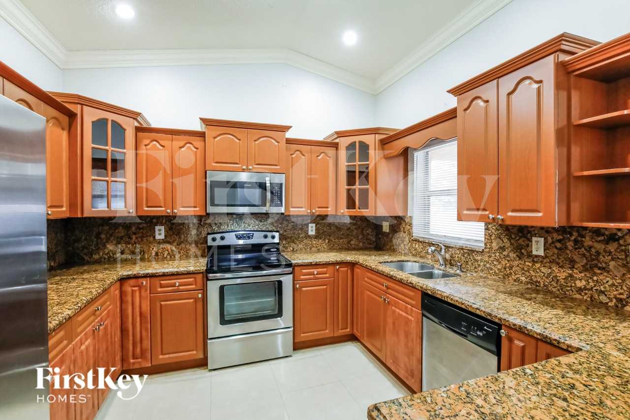 17023 Swplace - Photo 7 of 19