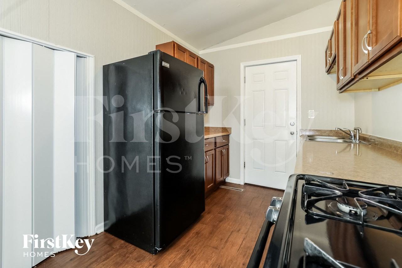 16759 Artesian Ave - Photo 6 of 15