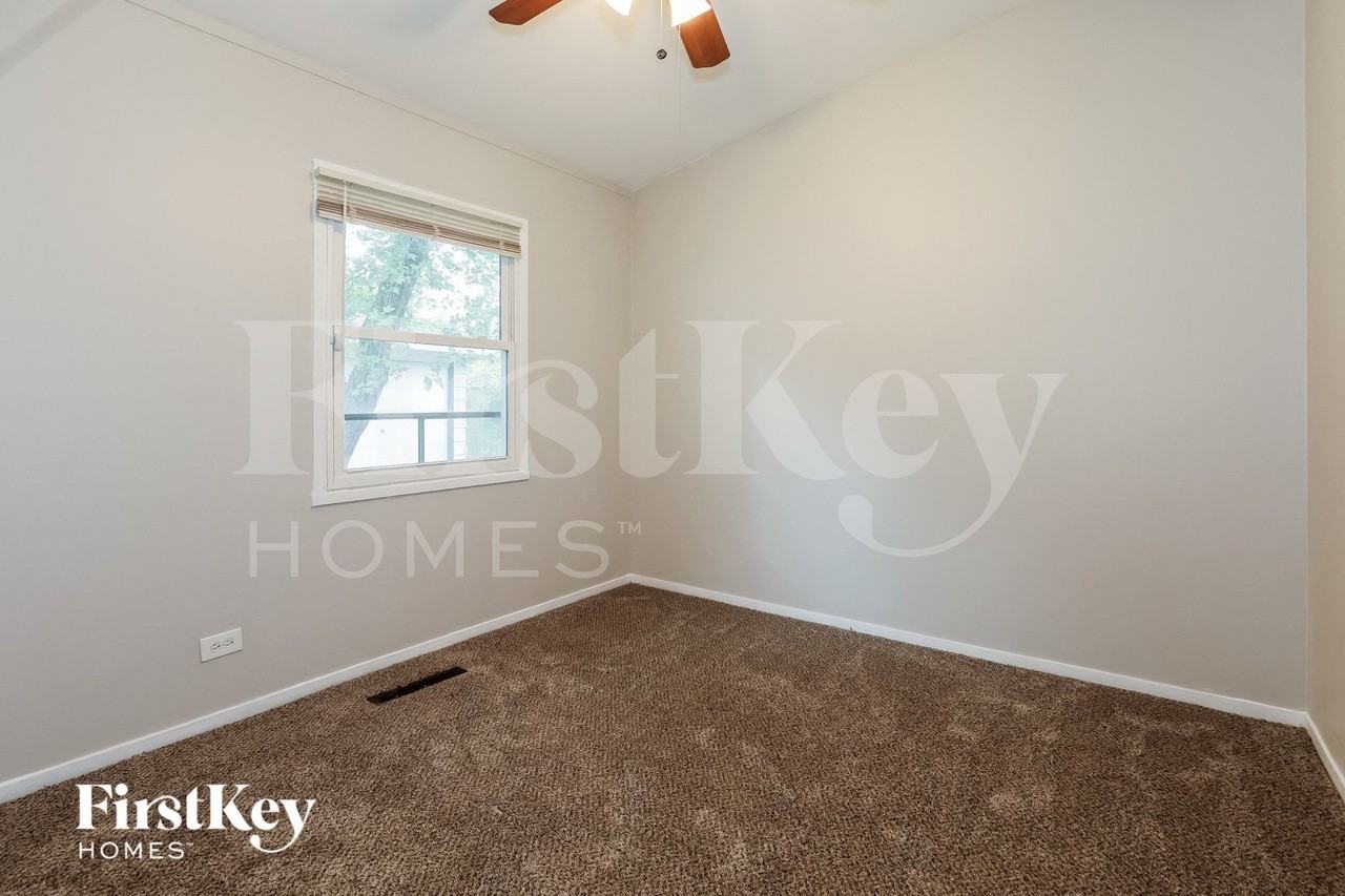 16759 Artesian Ave - Photo 7 of 15