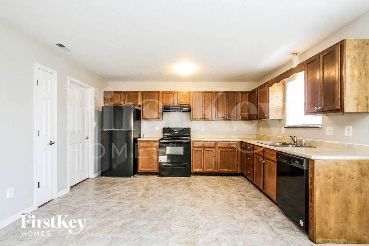 11419 Watts Bar Ct - Photo 6 of 15