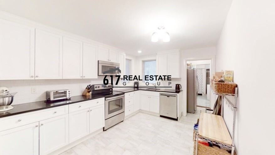 39 Saint Paul St #2 - Photo 2 of 10