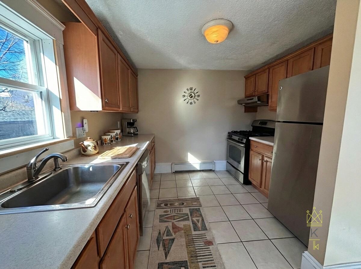 14 Mount Vernon St #1 - Photo 3 of 12