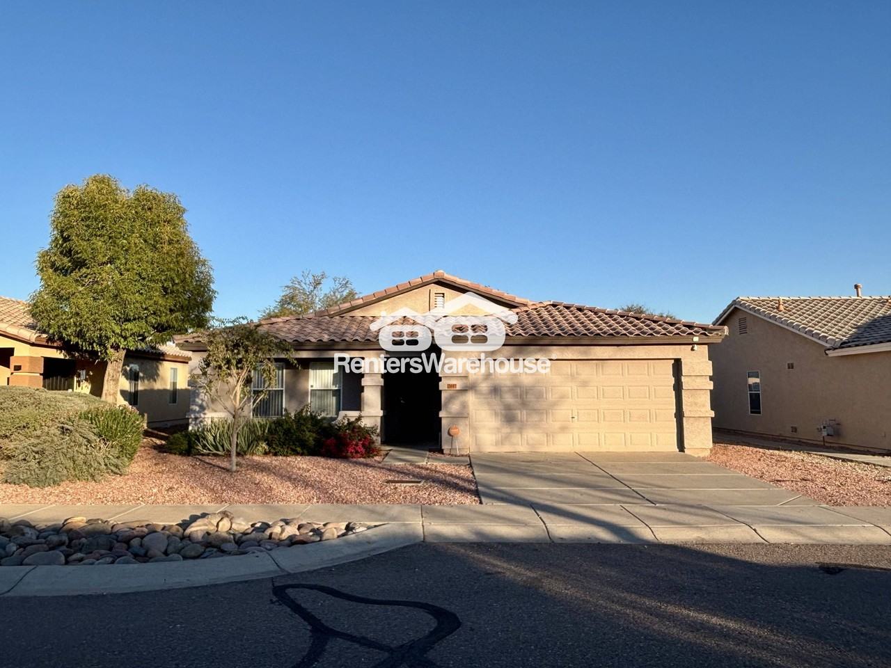 2607 S 71st Dr - Photo 2 of 40