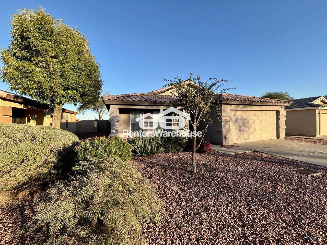 2607 S 71st Dr - Photo 4 of 40