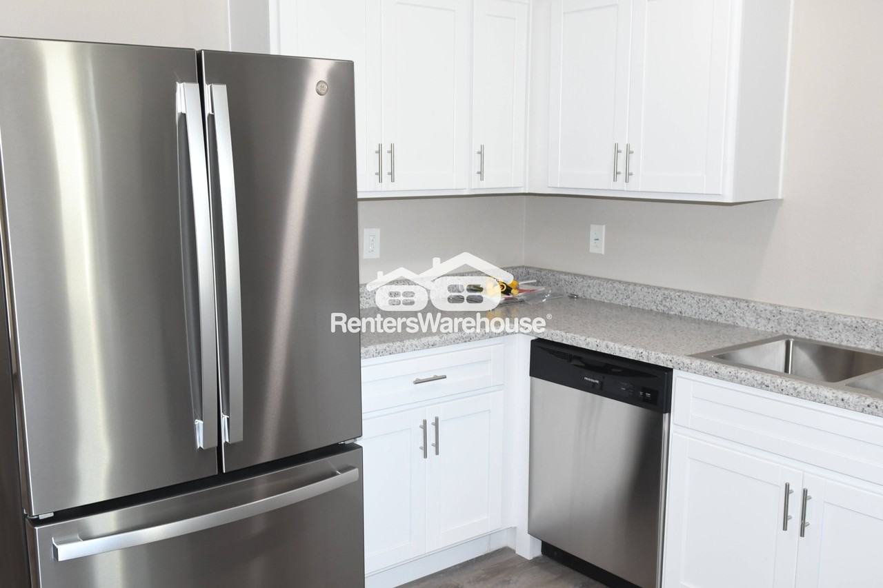 7525 N 12th St #3 - Photo 6 of 15