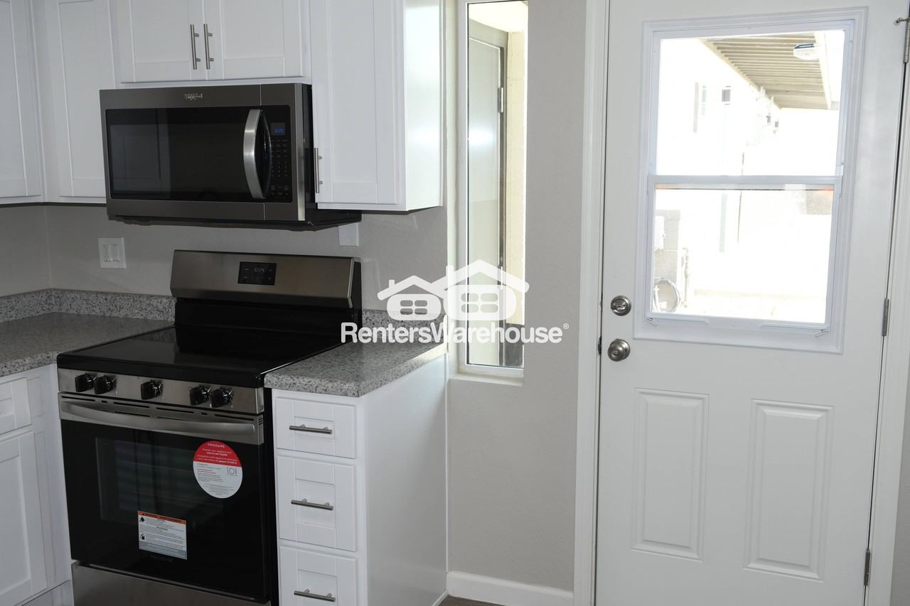 7525 N 12th St #3 - Photo 7 of 15