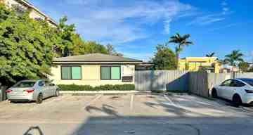 featured image of 1016 Ne 17th Ave #5