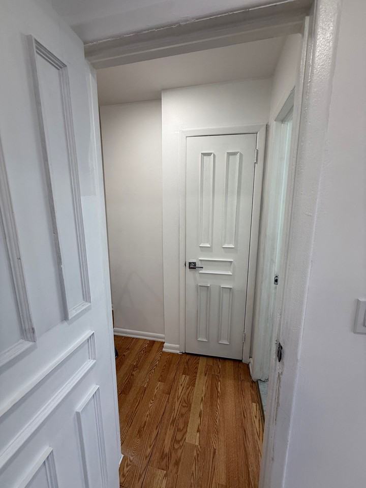 202 12th St #10 - Photo 6 of 8