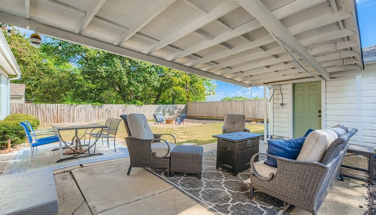 1316 Linden Ln - Photo 2 of 5