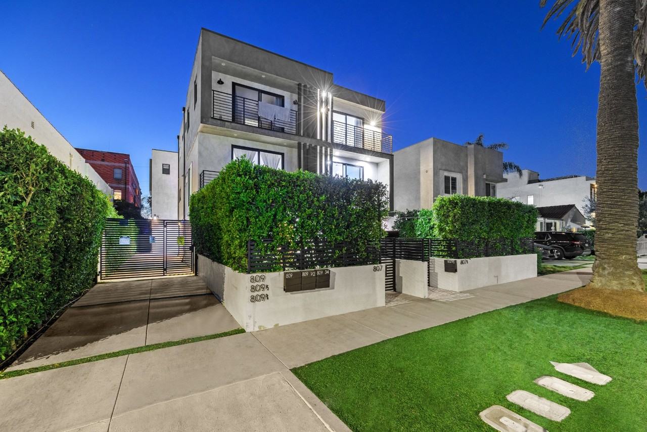 807 N Cherokee Ave #1-2 - Photo 2 of 21