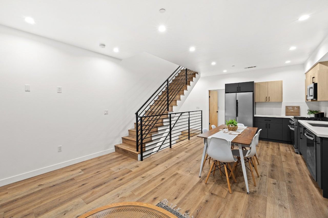 807 N Cherokee Ave #1-2 - Photo 5 of 21