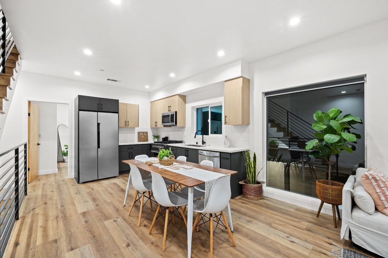 807 N Cherokee Ave #1-2 - Photo 6 of 21