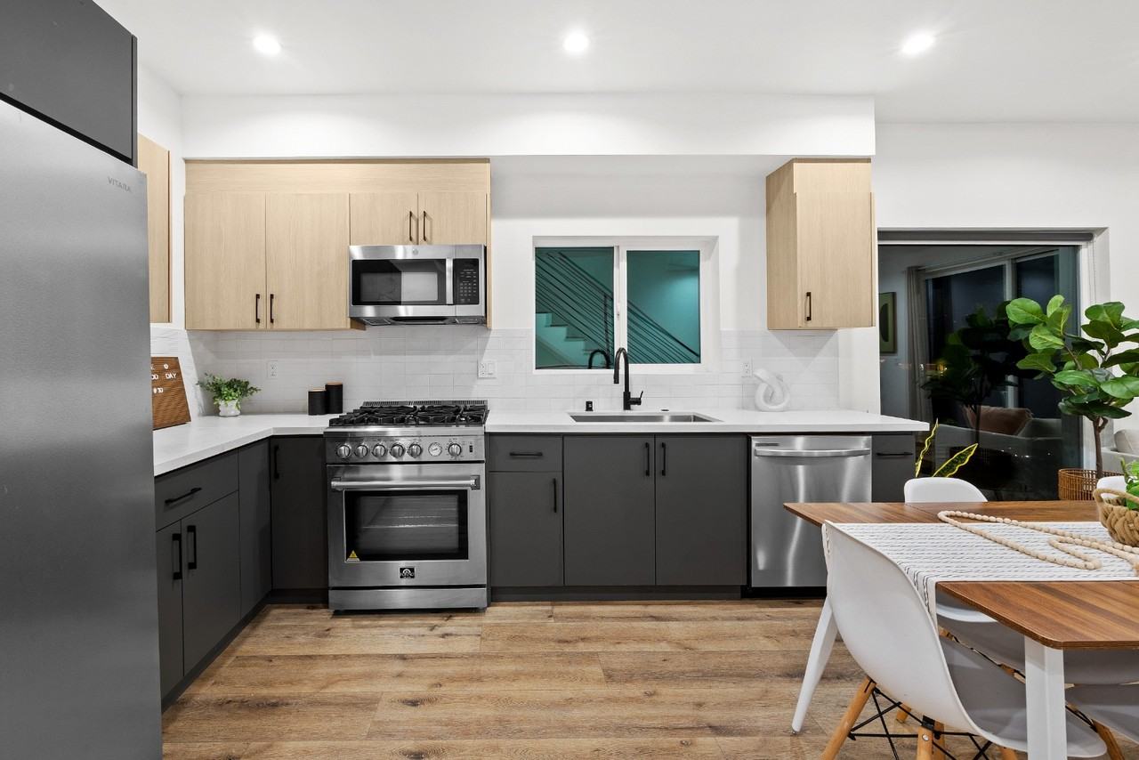 807 N Cherokee Ave #1-2 - Photo 7 of 21