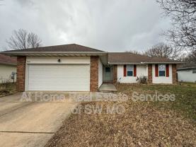 923 W Turnberry Blvd - Photo 1 of 1