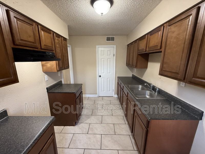 3662 Kerwin Dr - Photo 4 of 16