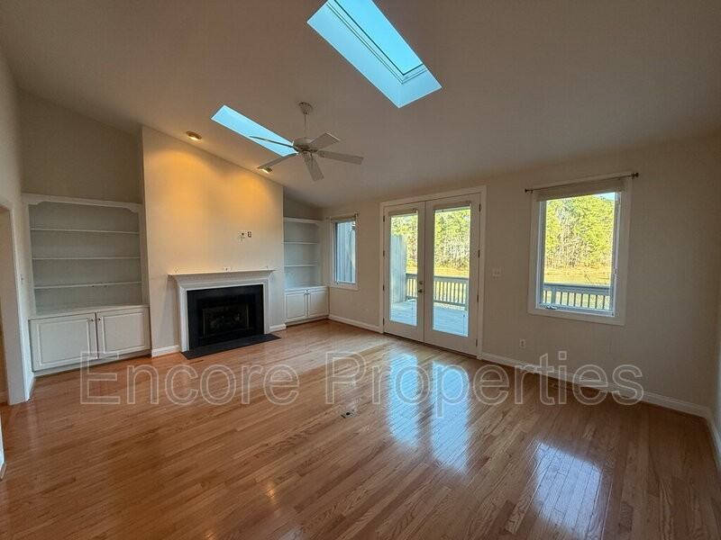 22 Bayswater Pl - Photo 5 of 32