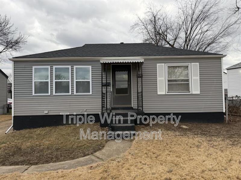 8138 Blanchard Dr - Photo 2 of 31