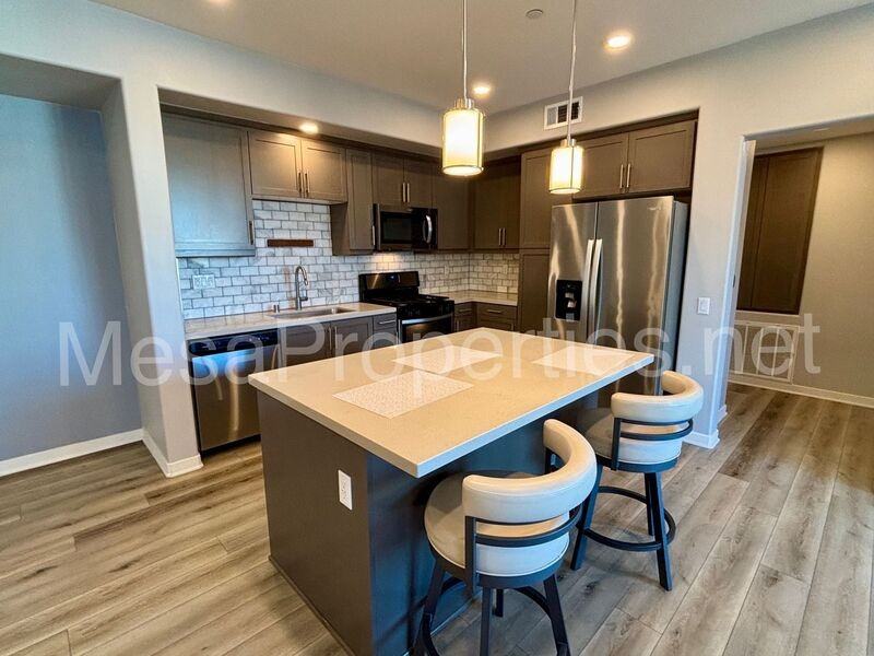 9352 Solaire Pl - Photo 4 of 18