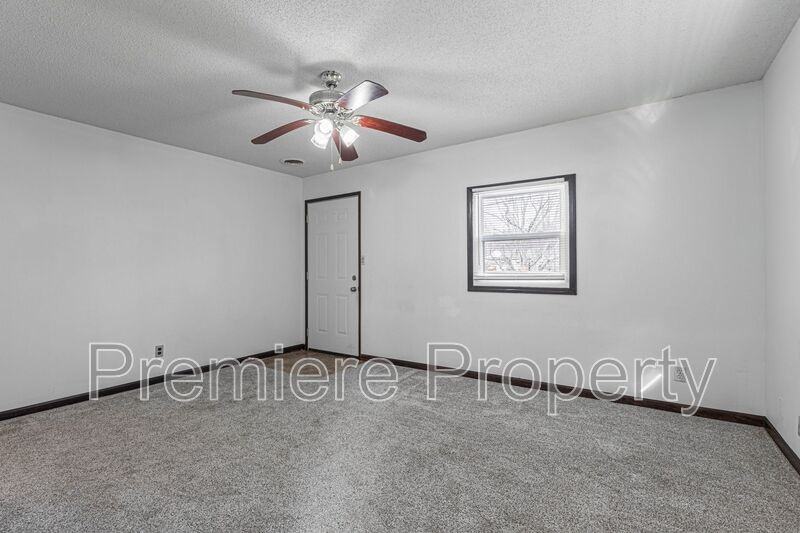 4535 Lafayette Ave - Photo 2 of 10