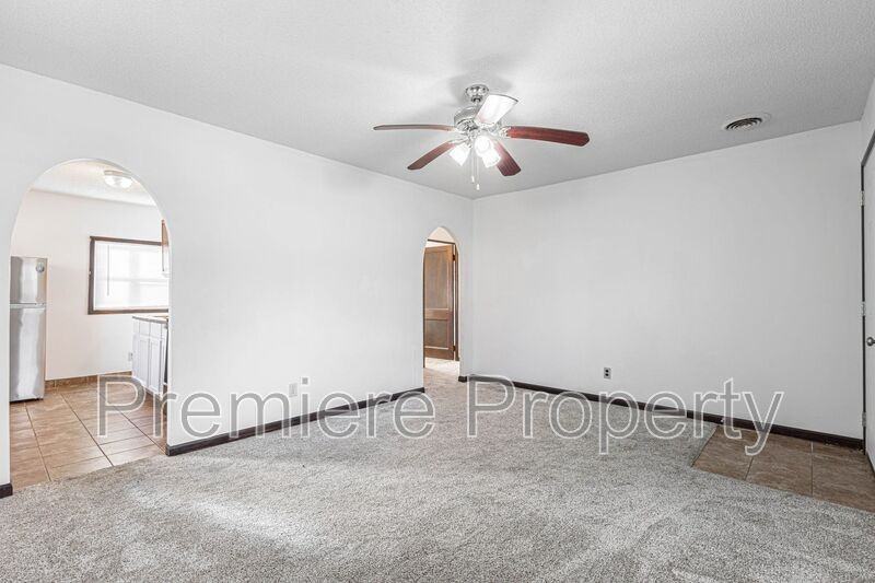 4535 Lafayette Ave - Photo 3 of 10