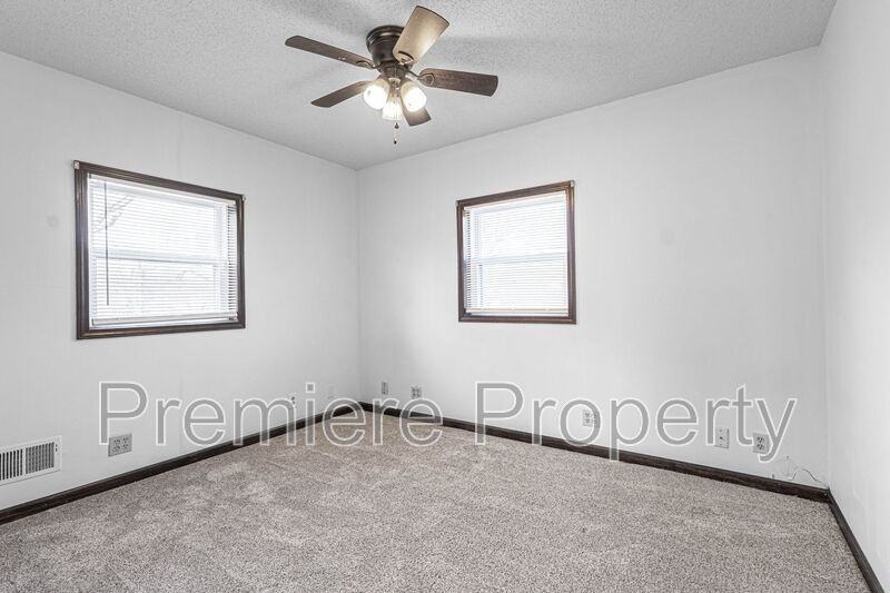 4535 Lafayette Ave - Photo 6 of 10