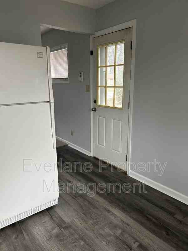 6713 E 52nd St - Photo 4 of 17