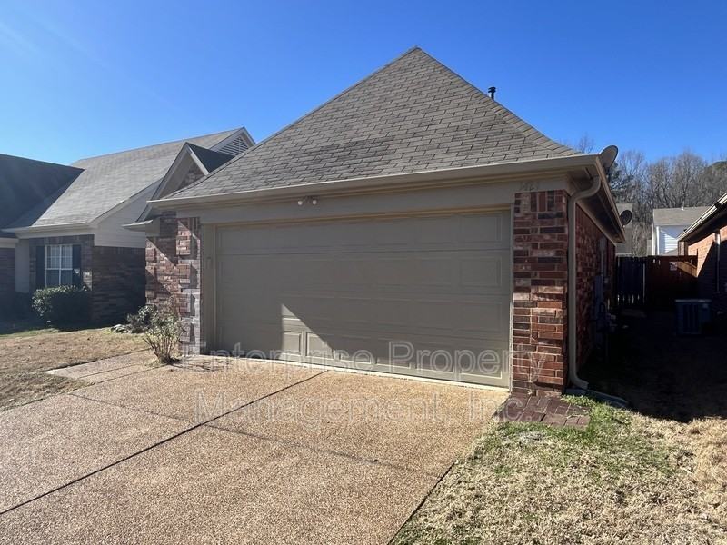 1421 Radley Cv - Photo 3 of 21