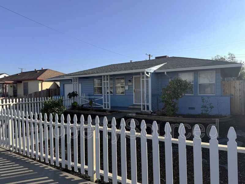 632 Fir St - Photo 2 of 32