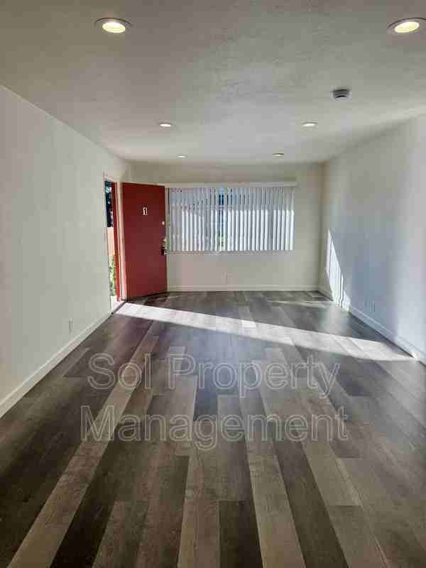 1053 W Hamilton Ave - Photo 2 of 24