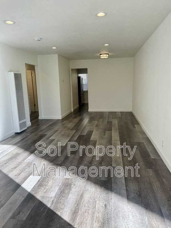 1053 W Hamilton Ave - Photo 3 of 24