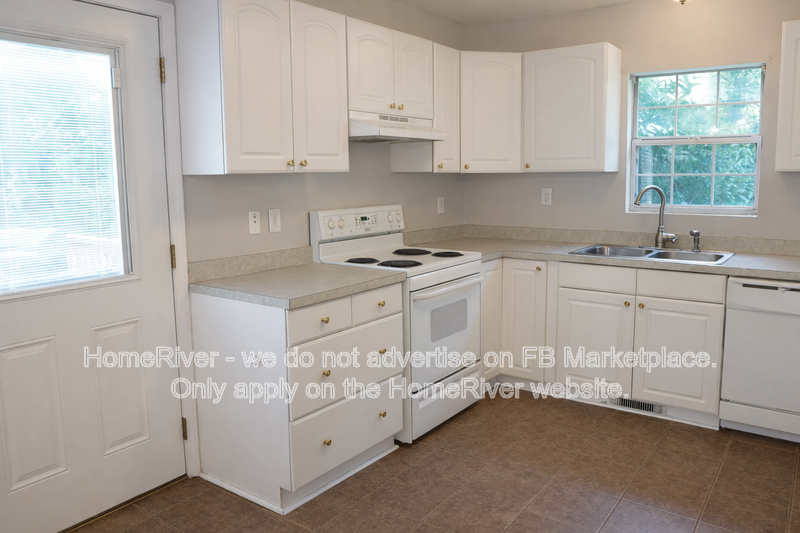 224 Harmon St - Photo 3 of 12