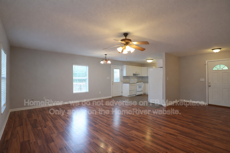 224 Harmon St - Photo 4 of 12