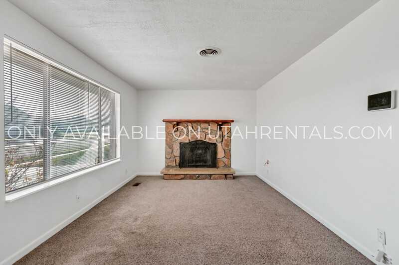 4032 S Castle View Dr - Photo 4 of 24