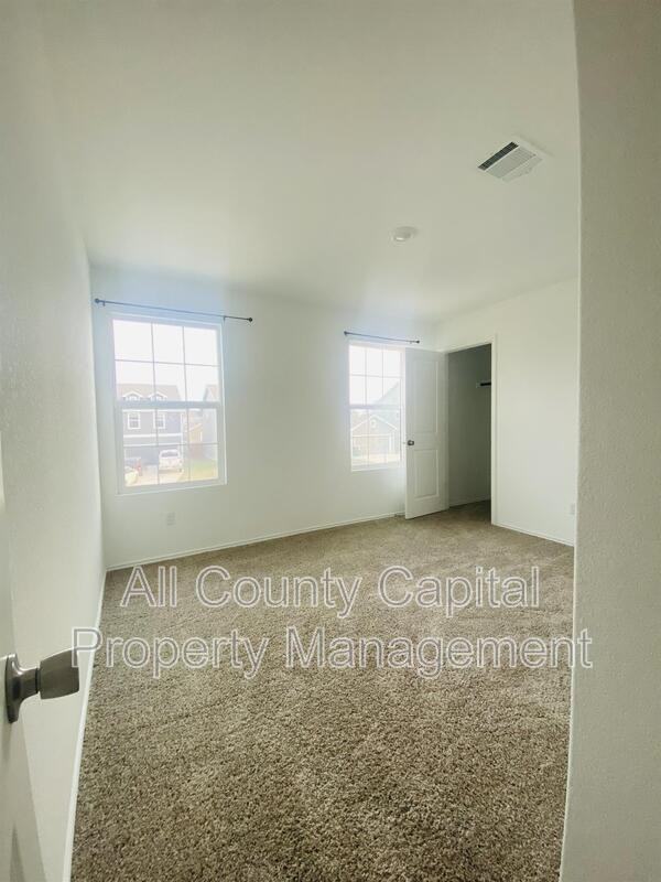 385 Amber Gln - Photo 7 of 8