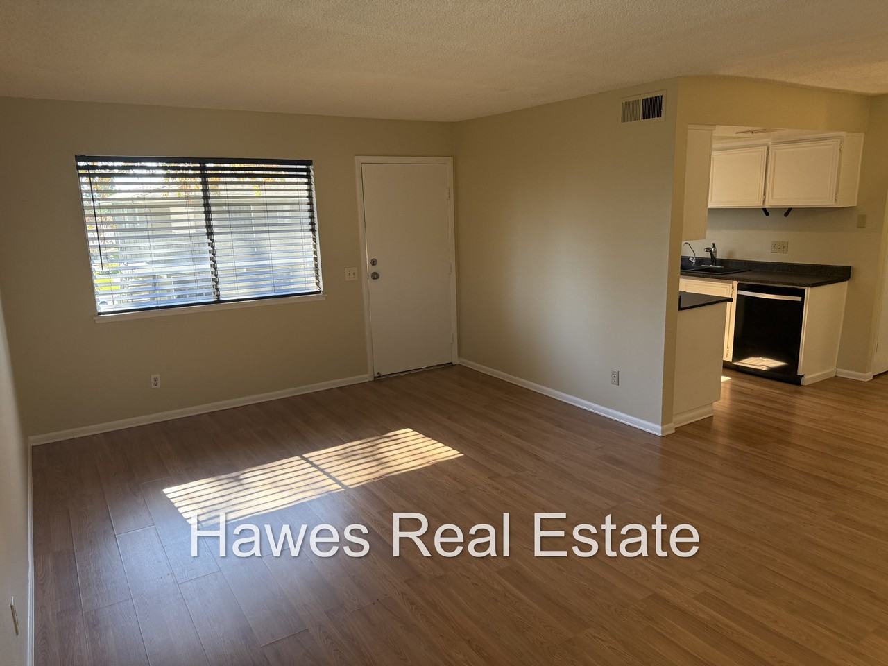 1320 Primrose St #4 - Photo 2 of 17