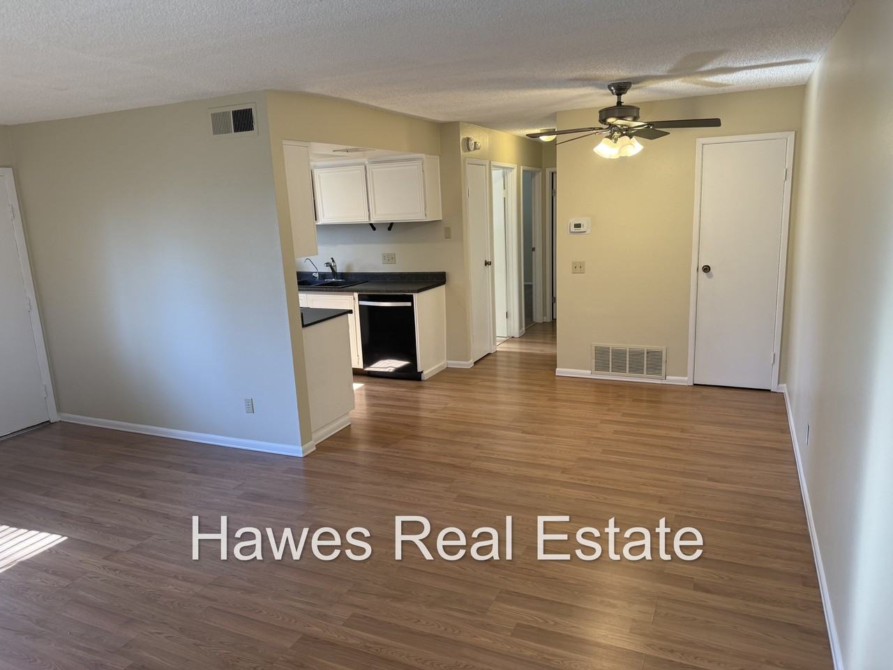 1320 Primrose St #4 - Photo 4 of 17