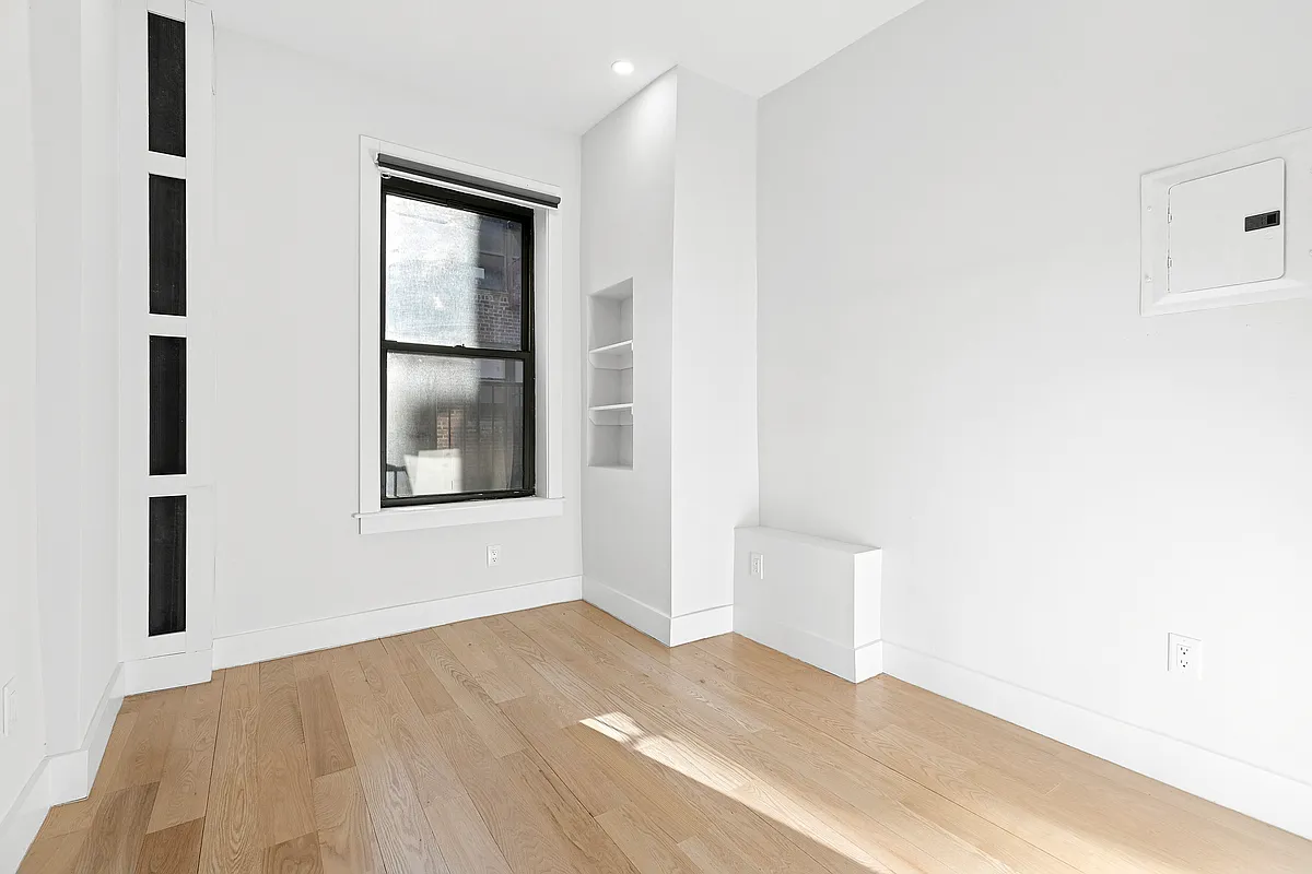 202 W 96th St #3C - Photo 4 of 5