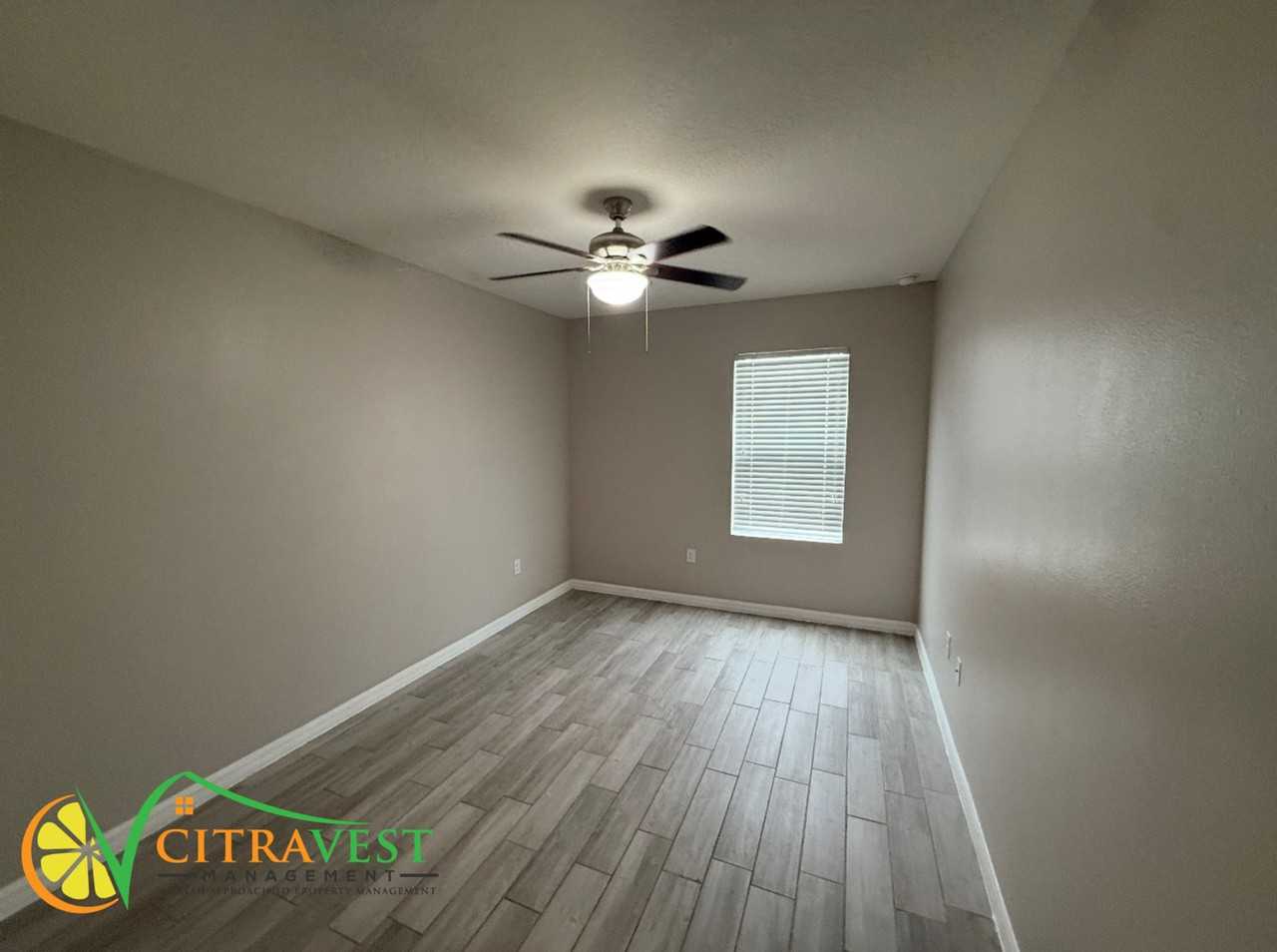 4258 Roberta Dr - Photo 6 of 10