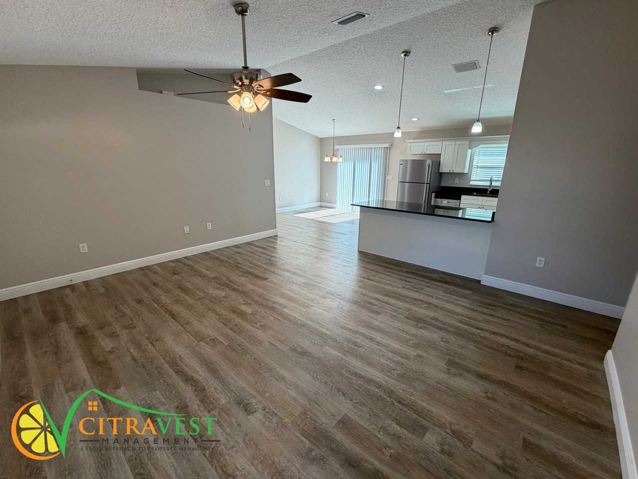 1592 W Skyline Dr - Photo 2 of 14