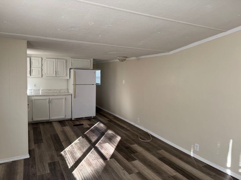 15524 Madeline Dr - Photo 3 of 9