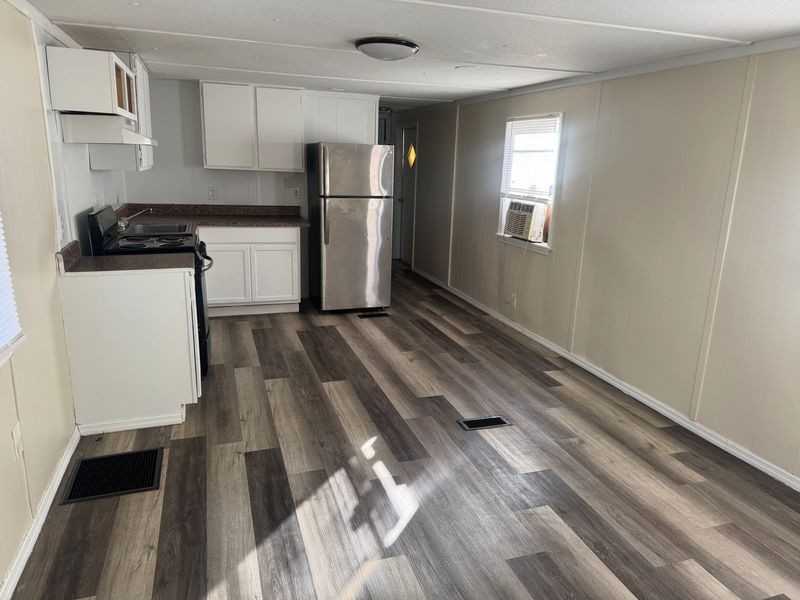 15530 Madeline Dr - Photo 4 of 9