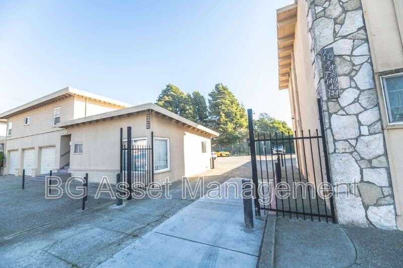 152 Marina Way - Photo 2 of 10